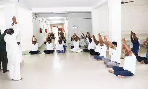 ஒருங்கிணைந்த நீதிமன்ற வளாகத்தில் உலக யோகா தின நிகழ்ச்சி