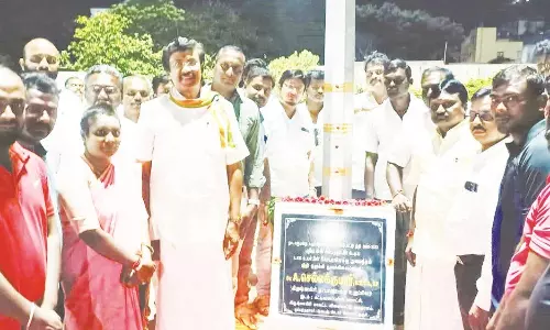 கிருஷ்ணகிரி விளையாட்டு அரங்கில் ரூ.3 லட்சத்தில் உயர்கோபுர மின் விளக்கு