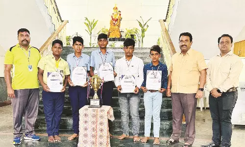 கையுந்து போட்டியில் கிருஷ்ணகிரி வேளாங்கண்ணி  பள்ளி மாணவர்கள் சாதனை