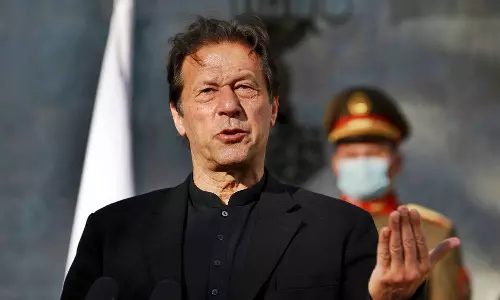 பாகிஸ்தான் முன்னாள் பிரதமருக்கு பிடிவாரண்ட்- நீதிமன்றம் உத்தரவு