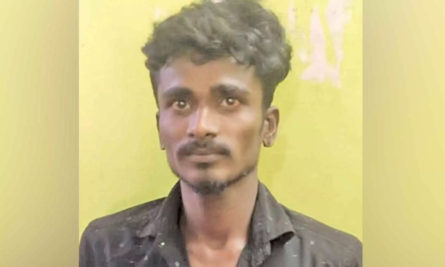 பாவூர்சத்திரம் அருகே காதலிப்பதாக கூறி மாணவிக்கு பாலியல் தொல்லை- வாலிபர் கைது பாவூர்சத்திரம் அருகே காதலிப்பதாக கூறி மாணவிக்கு பாலியல் தொல்லை- வாலிபர் கைது