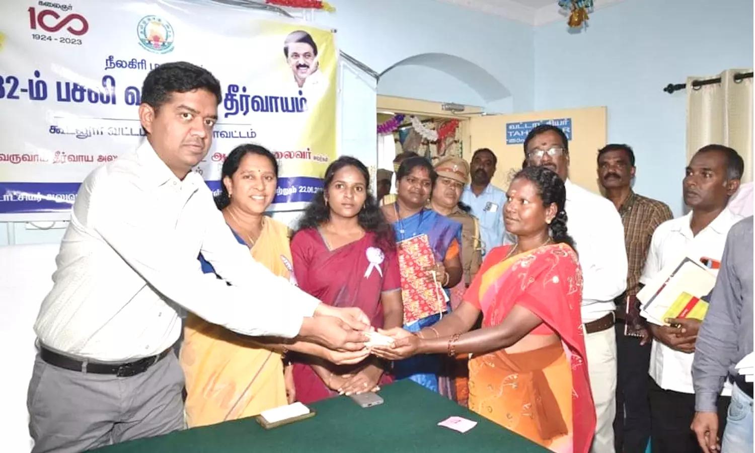 கூடலூரில் 243 பயனாளிகளுக்கு நலத்திட்ட உதவிகள்-கலெக்டர் அம்ரித் வழங்கினார் கூடலூரில் 243 பயனாளிகளுக்கு நலத்திட்ட உதவிகள்-கலெக்டர் அம்ரித் வழங்கினார்