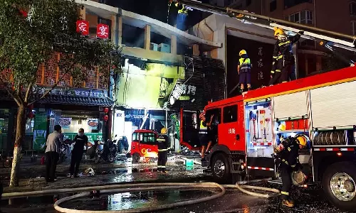 சீனாவில் ஓட்டலில் கியாஸ் கசிந்து தீ விபத்து: 31 பேர் பலி