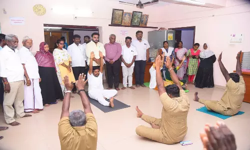 செஞ்சி பேரூராட்சியில் உலக யோகா தின நிகழ்ச்சி