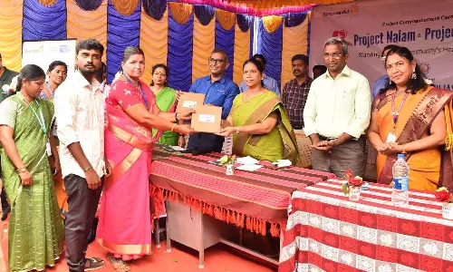 நரிக்குறவர் இன மாணவர்கள் உயர்கல்வி பயின்றுஉயர்ந்த பதவியில் அமர வேண்டும்