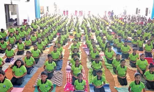 திசையன்விளை வி.எஸ்.ஆர். இண்டர்நேஷனல் பள்ளியில்  உலக யோகாதின கொண்டாட்டம்