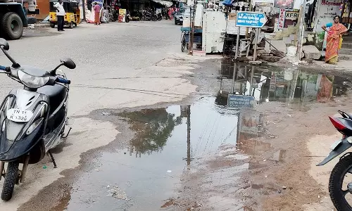 கிரிவலப்பாதையில் தேங்கும் கழிவுநீர்