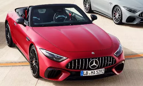 மெர்சிடிஸ் AMG SL55 ரோட்ஸ்டர் மாடல் இந்தியாவில் அறிமுகம்