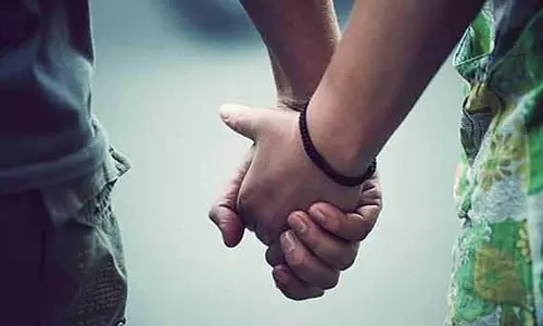 கோவையில் திருமணமான வாலிபருடன் ஓட்டம் பிடித்த இளம்பெண்