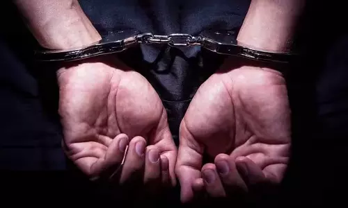 பைக் திருடிய 2 வாலிபர்கள் கைது