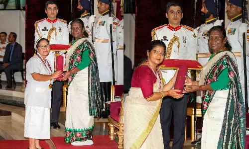 செவிலியர்களுக்கு புளோரன்ஸ் நைட்டிங்கேல் விருதுகள்- ஜனாதிபதி திரவுபதி முர்மு வழங்கினார்