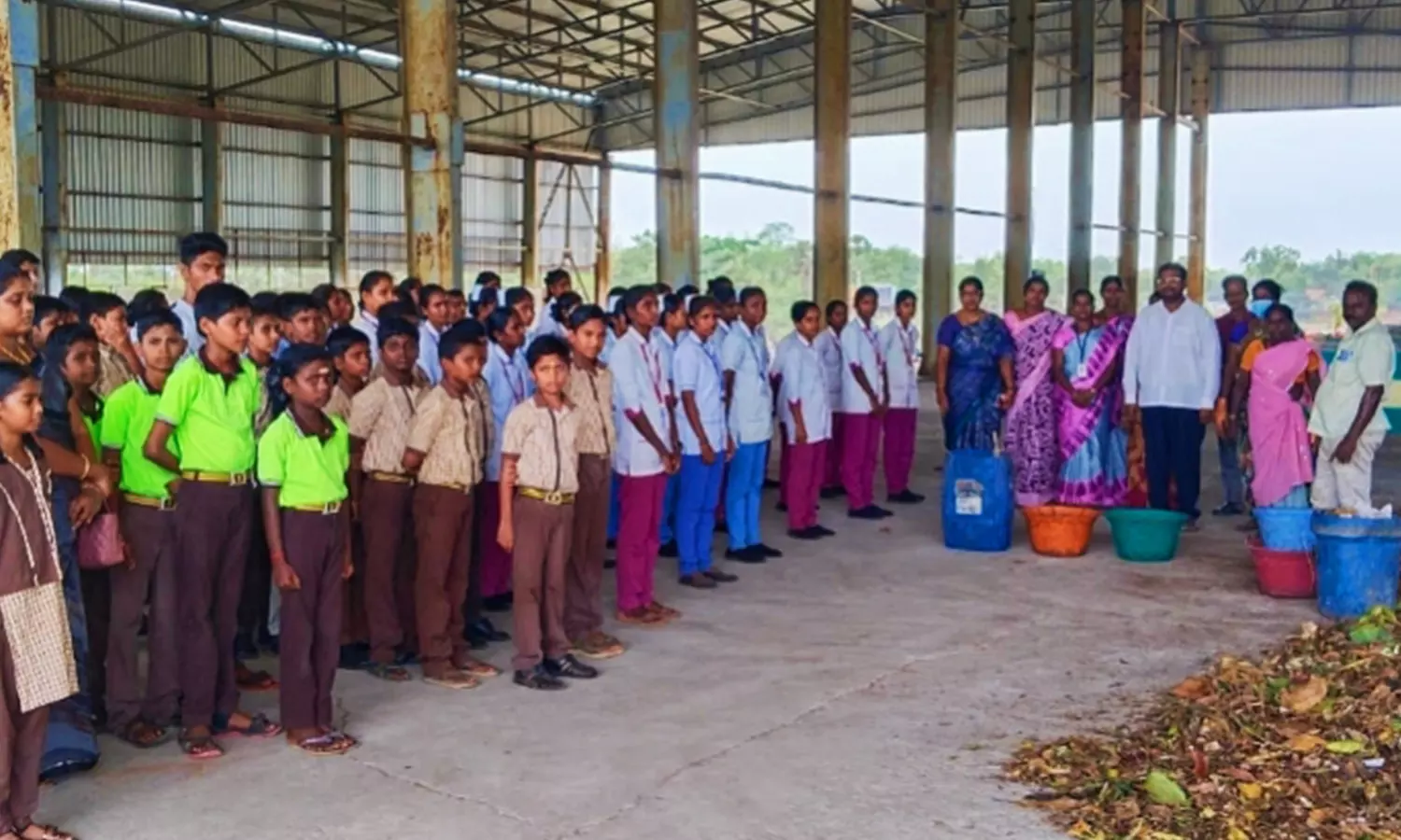 ஜெயங்கொண்டம் அருகே எம்.சி.சி. நுண்ணுயிர் உரமாக்கல் மையத்தில் மாணவர்கள் கள ஆய்வு ஜெயங்கொண்டம் அருகே எம்.சி.சி. நுண்ணுயிர் உரமாக்கல் மையத்தில் மாணவர்கள் கள ஆய்வு