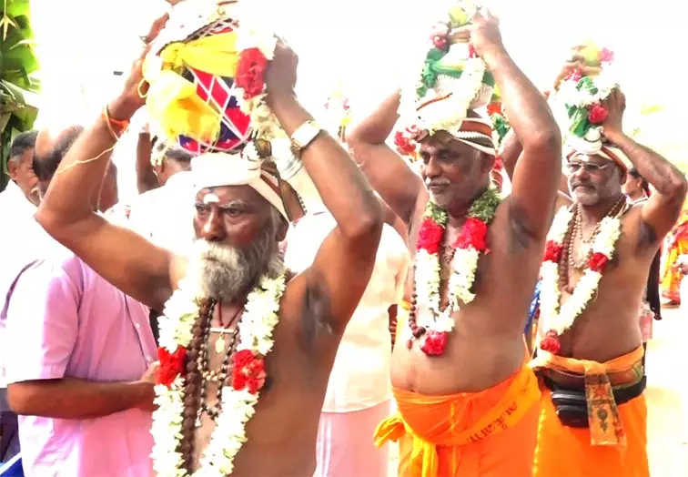 கற்பக விநாயகர் ஆலையத்தில் 108 சங்காபிஷேக பூஜை கற்பக விநாயகர் ஆலையத்தில் 108 சங்காபிஷேக பூஜை