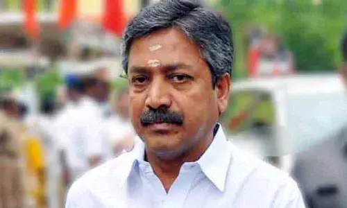 அ.தி.மு.க. முன்னாள் அமைச்சர் சி.வி. சண்முகம் மருத்துவமனையில் அனுமதி