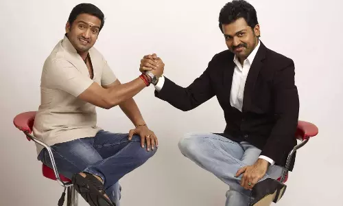 வந்துட்டேன் வந்தியதேவன் மாமா.. கார்த்தியை கலாய்த்த சந்தானம்