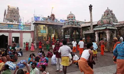 பழனி கோவிலில் விசேஷ நாட்களில் காலபூஜை கட்டளை தொகை உயர்வு: பக்தர்கள் கடும் எதிர்ப்பு