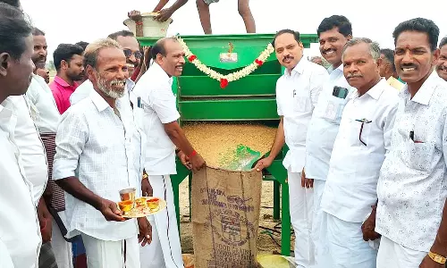 கறம்பக்குடி அருகே அரசு நேரடி நெல் கொள்முதல் நிலையம்