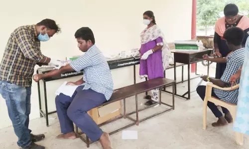அரசு பள்ளிகளில் மருத்துவ முகாம்