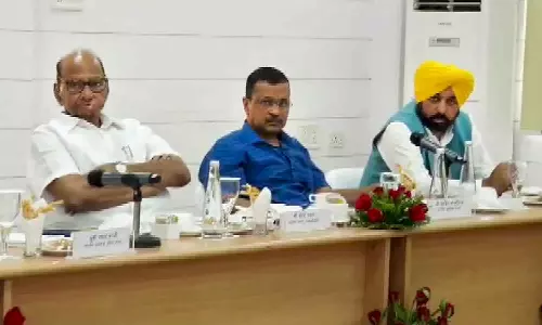 நீங்கள் மக்களின் பக்கமா? அல்லது மோடி அரசின் பக்கமா? காங்கிரஸ் கட்சிக்கு ஆம் ஆத்மி கேள்வி