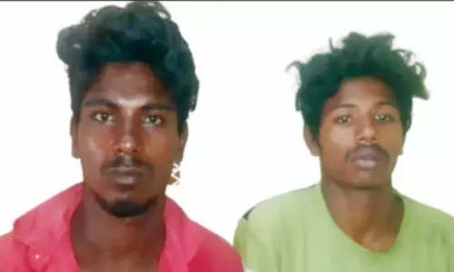 சாமிதோப்பில் மோட்டார் சைக்கிள் திருடி கைதான 2 பேர் ஜெயிலில் அடைப்பு