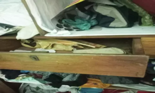 புதுக்கடை அருகே மீனவர் வீட்டில் நகை-பணம் கொள்ளை