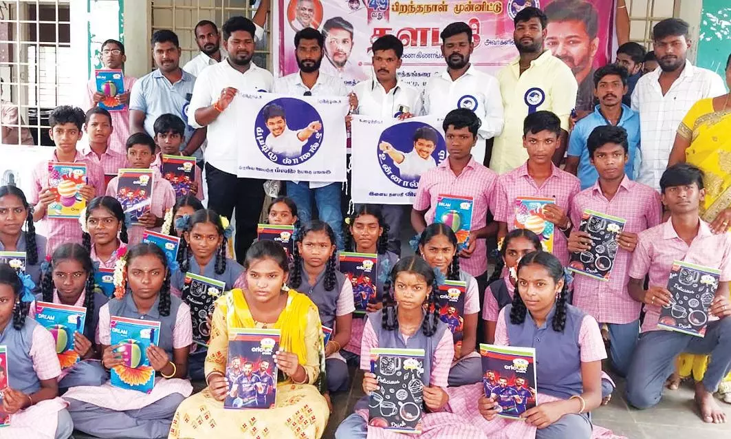 விஜய் பிறந்தநாள் விழா கொண்டாட்டம் விஜய் பிறந்தநாள் விழா கொண்டாட்டம்