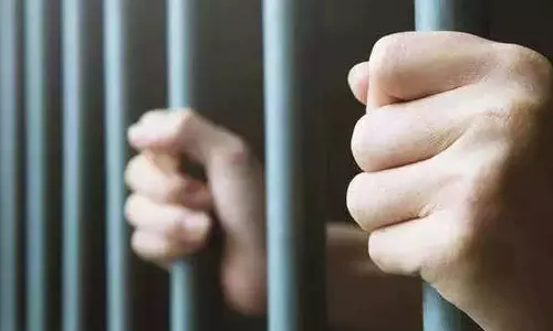 தகுதி சான்றிதழ் வழங்க ரூ.15 ஆயிரம் லஞ்சம் வாங்கிய தாசில்தாருக்கு 3 ஆண்டு சிறை