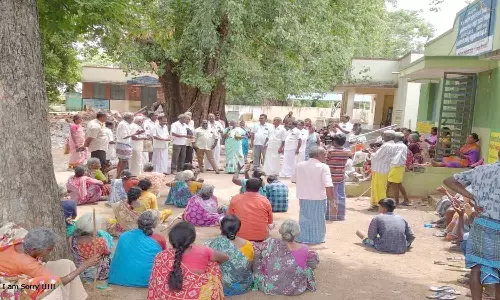 100 நாள் வேலை கேட்டு மாற்றுத்திறனாளிகள் ஆர்ப்பாட்டம்
