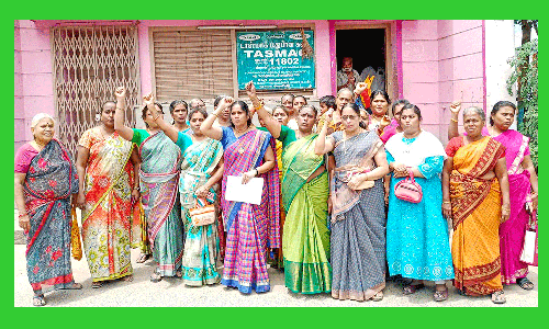 டாஸ்மாக் கடையை அகற்றக்கோரி பெண்கள் போராட்டம்