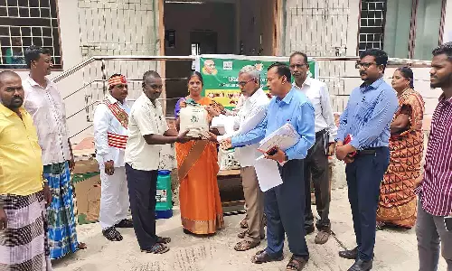 உழவர் நலத்துறை பணிகள் குறித்து கலெக்டர் ஆய்வு