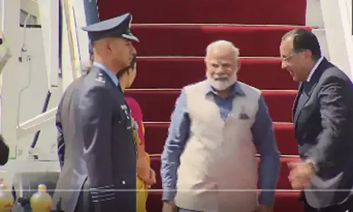 கெய்ரோ சென்றடைந்தார் பிரதமர் மோடி - விமான நிலையத்தில் வரவேற்ற எகிப்து பிரதமர்