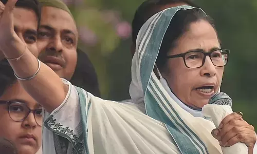 மேற்கு வங்காள பஞ்சாயத்து தேர்தல் - மம்தா பானர்ஜி நாளை மறுதினம் பிரச்சாரம் தொடங்குகிறார்