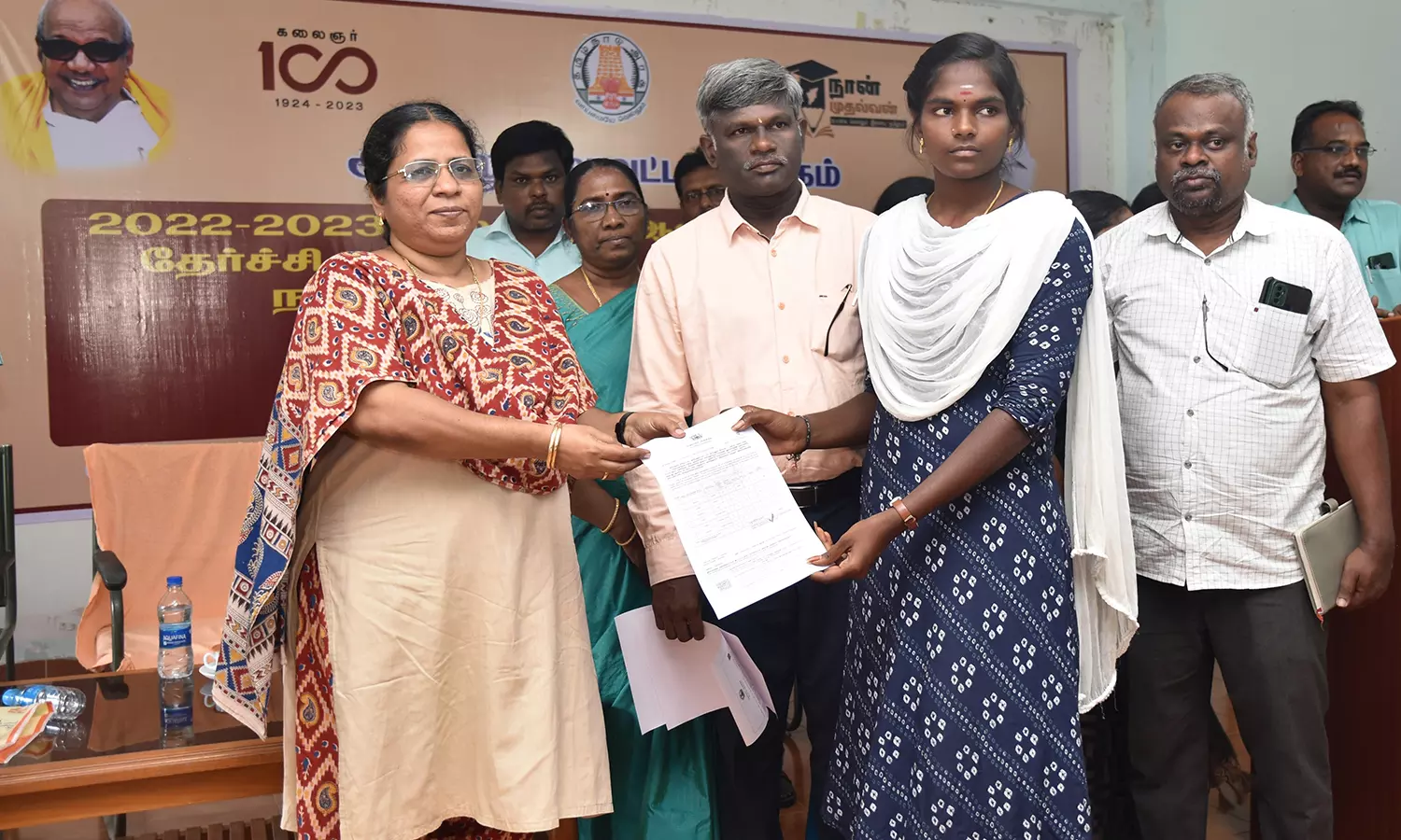 நான் முதல்வன் திட்டத்தின் கீழ் உயர்கல்வி பயிலும் மாணவர்களுக்கு சான்றிதழ்கள் வழங்கும் முகாம் நான் முதல்வன் திட்டத்தின் கீழ் உயர்கல்வி பயிலும் மாணவர்களுக்கு சான்றிதழ்கள் வழங்கும் முகாம்