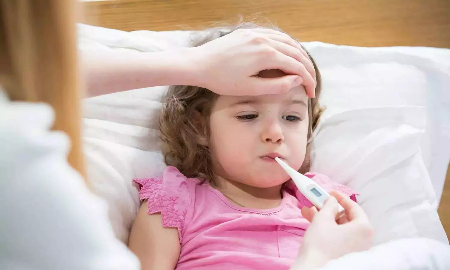 கேரளாவில் வேகமாக பரவும் காய்ச்சல் தமிழக எல்லைகளில் பரிசோதனை நடவடிக்கை தீவிரப்படுத்தப்படுமா? கேரளாவில் வேகமாக பரவும் காய்ச்சல் தமிழக எல்லைகளில் பரிசோதனை நடவடிக்கை தீவிரப்படுத்தப்படுமா?