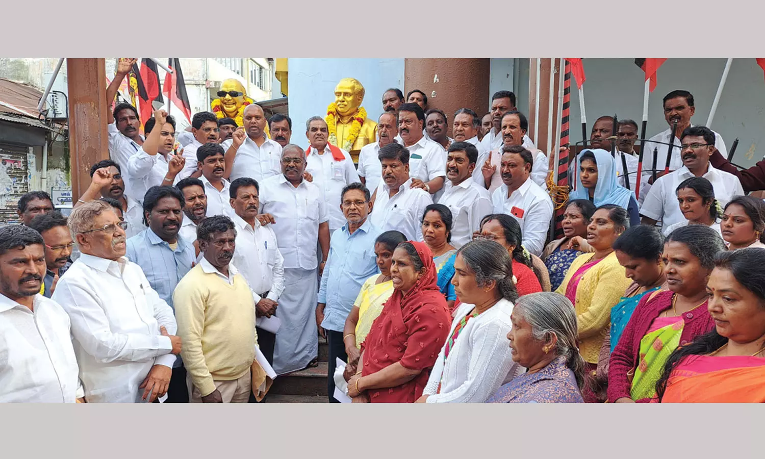 நீலகிரி மாவட்டத்தில் திட்டக்குழு தேர்தலில் வெற்றிபெற்ற தி.மு.க. வேட்பாளர்கள்