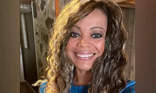 அமெரிக்காவில் கடத்தி செல்வதாக நினைத்து கார் டிரைவரை துப்பாக்கியால் சுட்ட பெண்