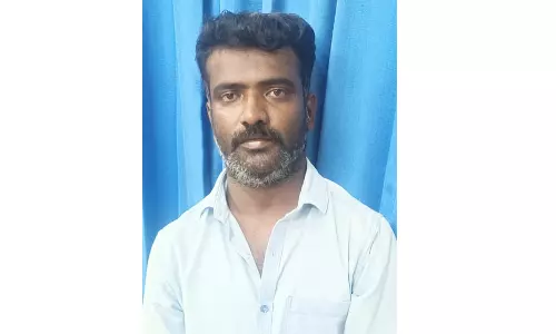 சரக்கு வாகனத்தை திருடிய வாலிபர் கைது