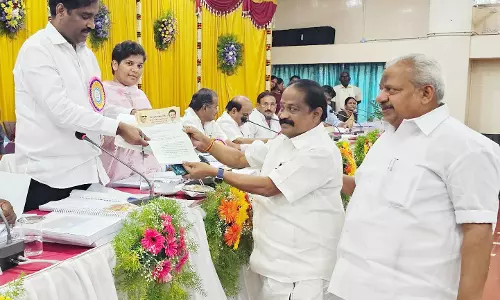 சிவகங்கையை தேர்வு நிலை நகராட்சியாக தரம் உயர்த்த நகர் மன்ற தலைவர் கோரிக்கை