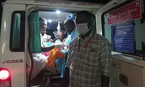 தாளவாடி அருகே அடர்ந்த வனப்பகுதியில் 108 ஆம்புலன்சில் கூலி தொழிலாளி மனைவிக்கு ஆண் குழந்தை பிறந்தது