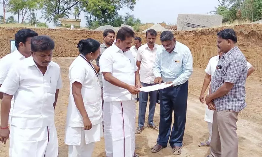 அரசு ஆஸ்பத்திரியை தரம் உயர்த்தும் பணிகள் தீவிரம் அரசு ஆஸ்பத்திரியை தரம் உயர்த்தும் பணிகள் தீவிரம்