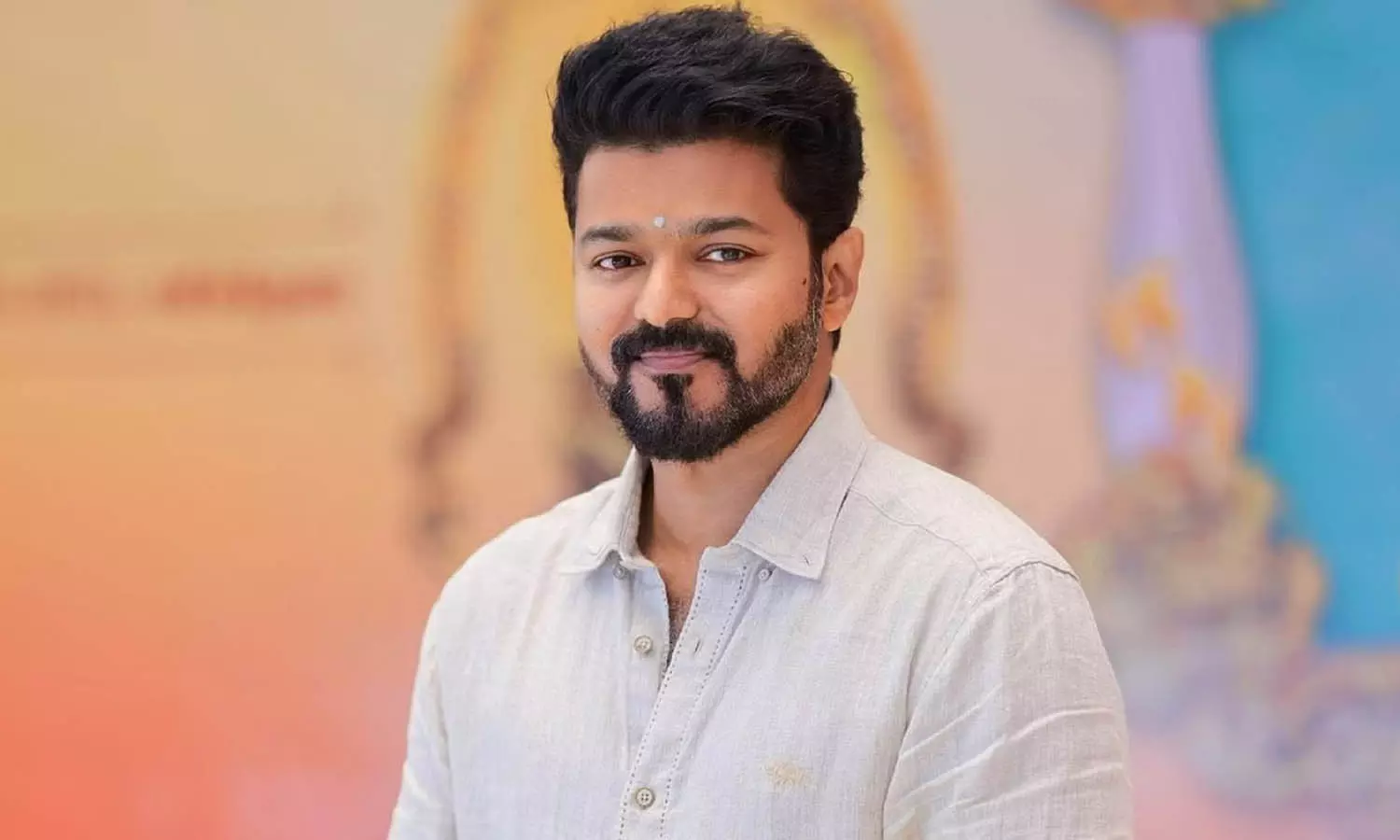 நடிகர் விஜய்யை காண குவிந்த ரசிகர்களால் பரபரப்பு நடிகர் விஜய்யை காண குவிந்த ரசிகர்களால் பரபரப்பு