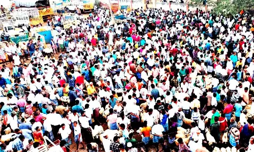 பக்ரீத் பண்டிகையை முன்னிட்டு களைகட்டிய மேலூர் ஆட்டுச்சந்தை- ரூ.5 கோடிக்கு வியாபாரம்