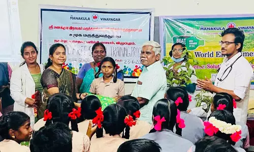 மணக்குள விநாயகர் மருத்துவ கல்லூரியில் சுற்றுச்சூழல் தின விழிப்புணர்வு