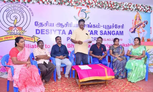 ஆசிரியர் காலி பணியிடங்களை நிரப்ப வேண்டும்