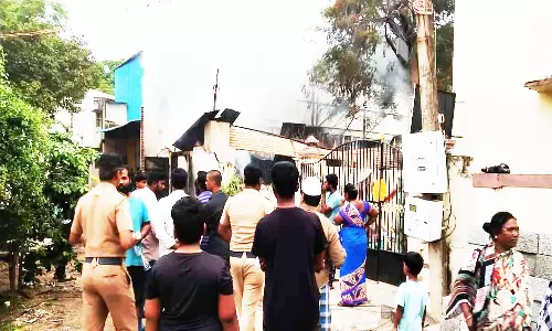 மரப்பட்டறையில் பயங்கர தீ விபத்து