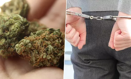 கஞ்சா வைத்திருந்த 2 வாலிபர் கைது