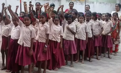 மாணவர்கள் சேர்க்கை குறித்த விழிப்புணர்வு ஊர்வலம்