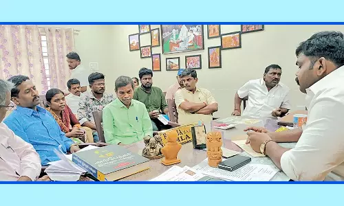 சங்கரன்கோவில் நகராட்சியில் புதிய குடிநீர் பைப்புகள் அமைக்கும் பணியை விரைந்து முடிக்க வேண்டும்- ராஜா எம்.எல்.ஏ., அதிகாரிகளுக்கு அறிவுறுத்தல்