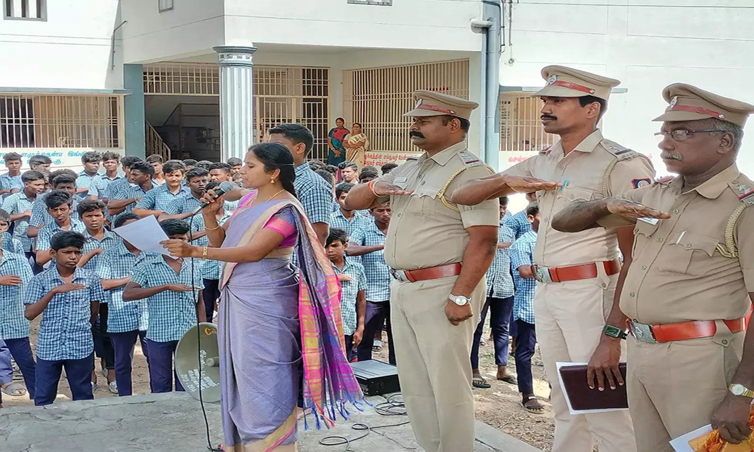 விக்கிரவாண்டியில் போதை பொருள் தடுப்பு விழிப்புணர்வு உறுதிமொழி விக்கிரவாண்டியில் போதை பொருள் தடுப்பு விழிப்புணர்வு உறுதிமொழி