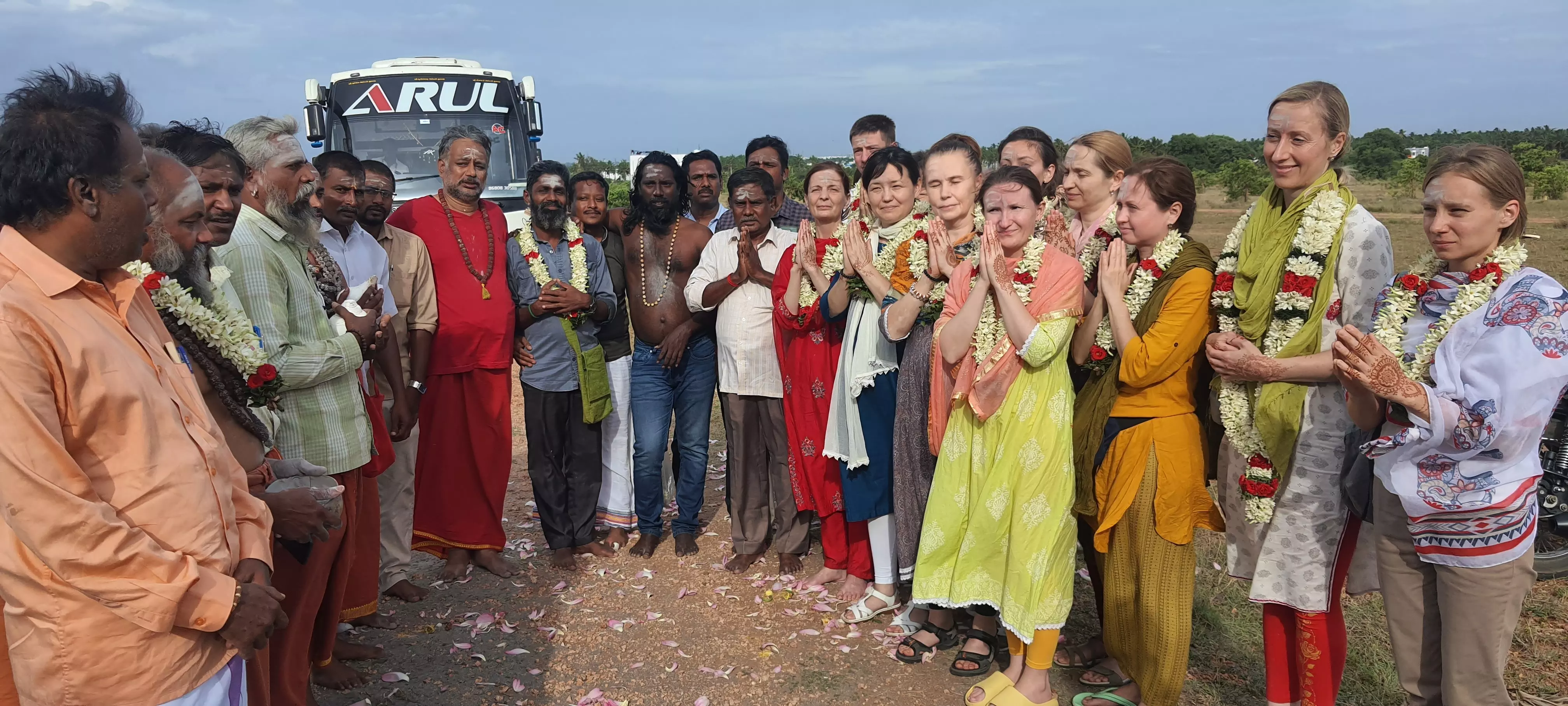 கோவை வந்த ரஷ்ய நாட்டு குழுவினர் கோவை வந்த ரஷ்ய நாட்டு குழுவினர்